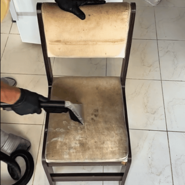 🪑 Limpieza de muebles tapizados o maquinaria.
